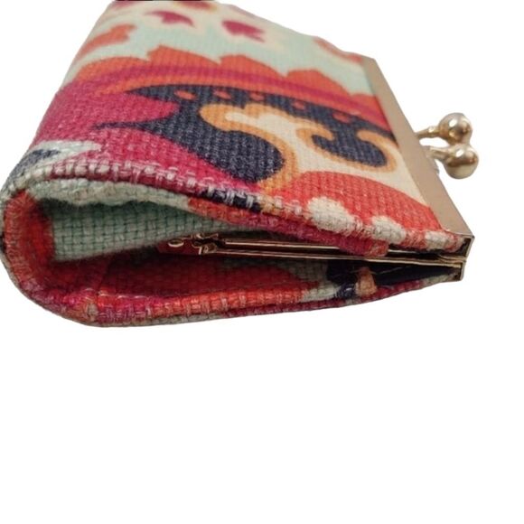 Floral Women's Clutch Wallet - Picture 3 of 10